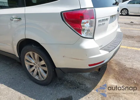 2013 Subaru Forester 2.5X Premium из США, поврежденный, VIN JF2SHADC5DH443393